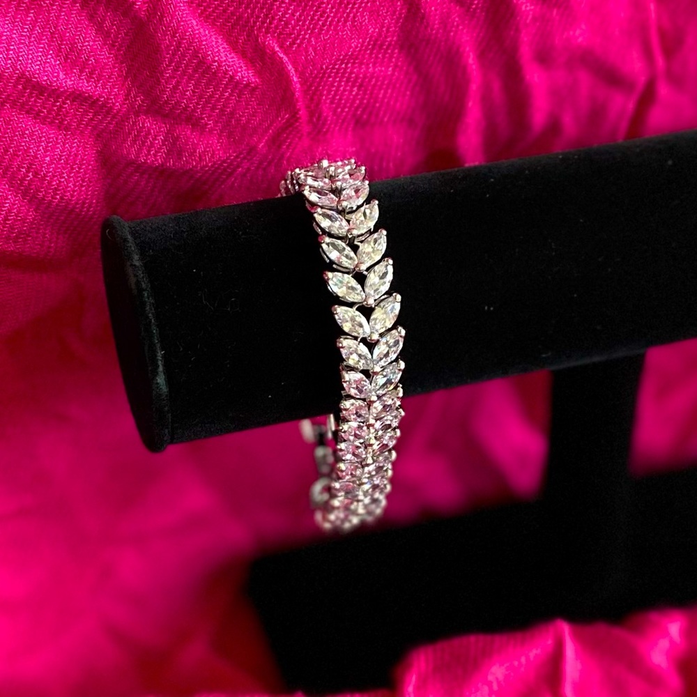 Stunning Silver Leaf Tennis Bracelet